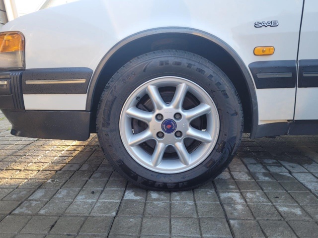 1211231-39 Saab 9000 CD -1989