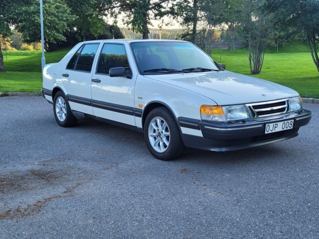 1211231-42 Saab 9000 CD -1989