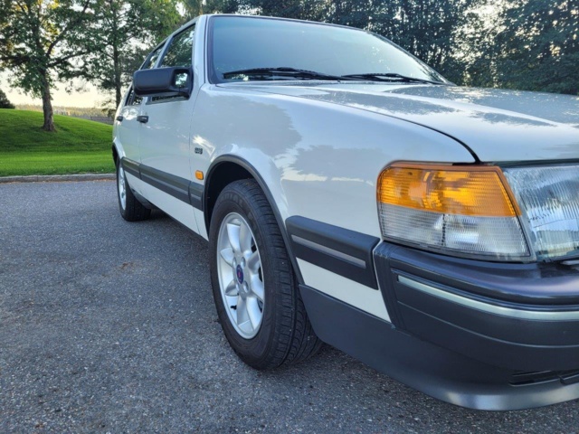 1211231-52 Saab 9000 CD -1989