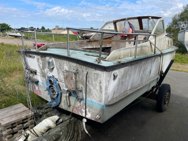 1224142-2 Äldre träbåt (renov. Obj)