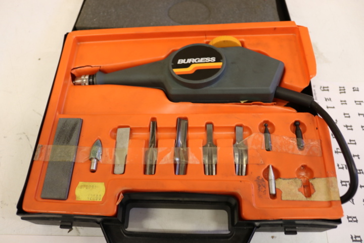 1211216-6 Gängverktyg & märkmaskin