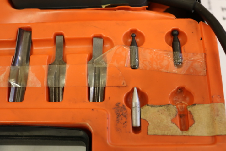 1211216-8 Gängverktyg & märkmaskin