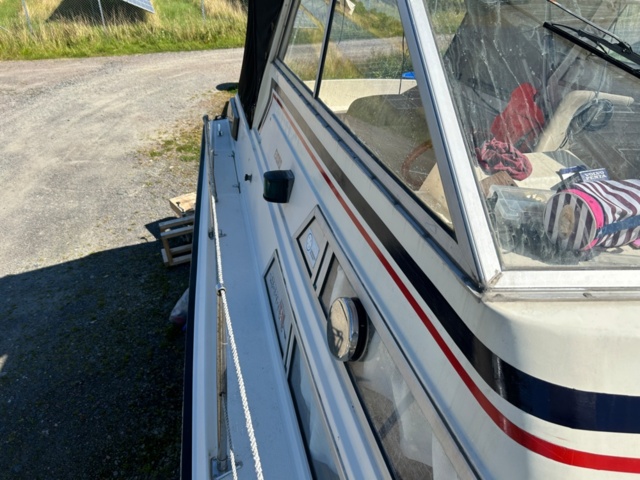 1144737-36 Fjord  725 SE, V8 270Hk