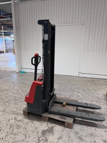 1219805-1 Intra ECL10 Electric Stacker
