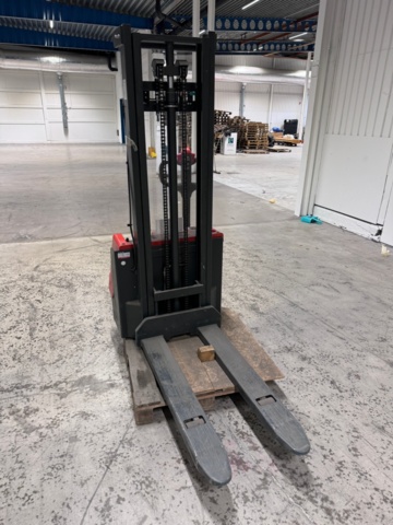 1219805-2 Intra ECL10 Electric Stacker