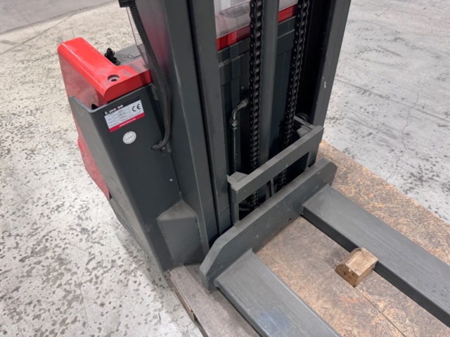 1219805-3 Intra ECL10 Electric Stacker