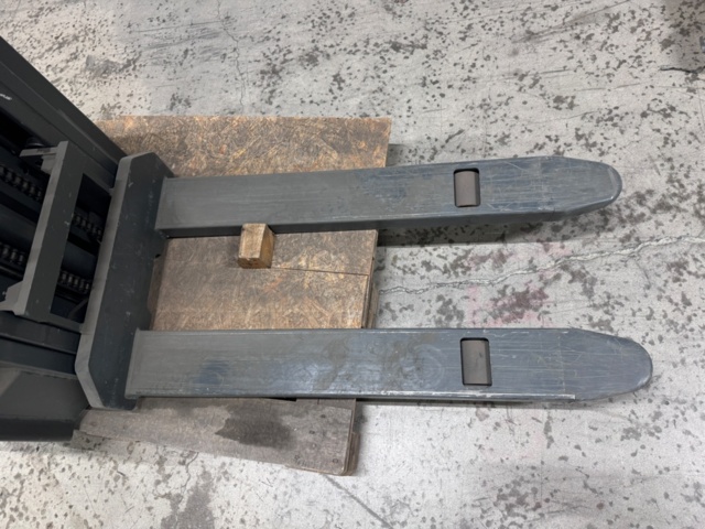 1219805-5 Intra ECL10 Electric Stacker