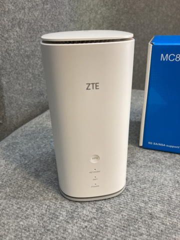1200585-2 5G Router with accessories - ZTE MC888 Pro