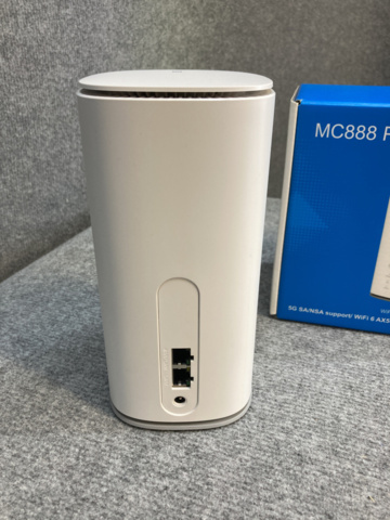 1200585-3 5G Router with accessories - ZTE MC888 Pro