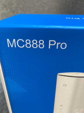 1200585-5 5G Router with accessories - ZTE MC888 Pro
