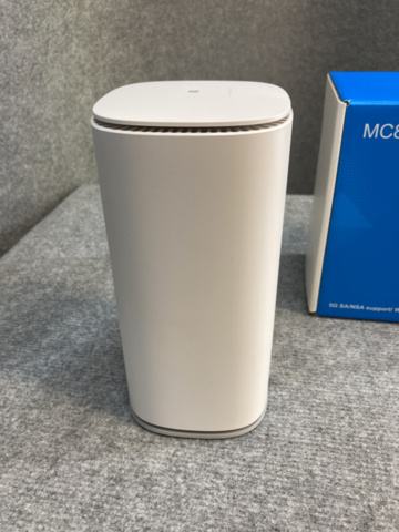 1200585-9 5G Router with accessories - ZTE MC888 Pro