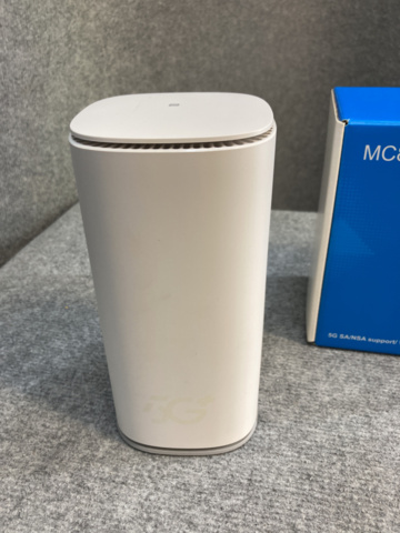 1200585-10 5G Router with accessories - ZTE MC888 Pro