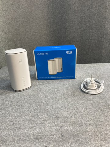1200585-11 5G Router with accessories - ZTE MC888 Pro