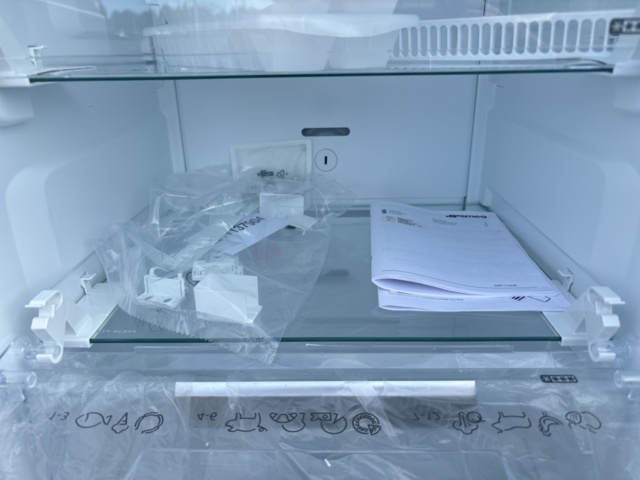 1137532-8 SMEG Frys Integrerat Universell Vit S8F174NE