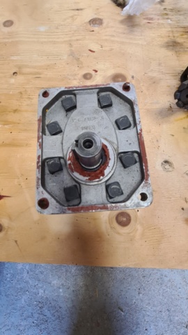 1068831-4 Samling hydraulmotorer / pumpar