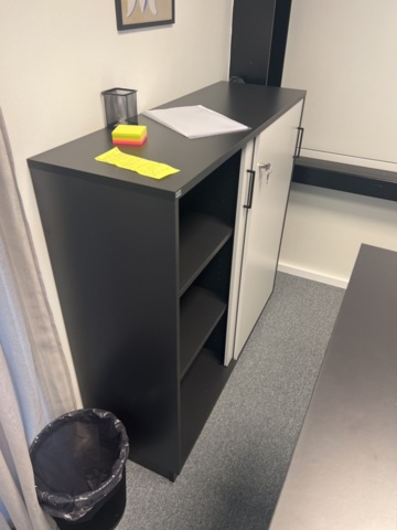 1180873-5 Office furniture - desk, with office chair - EFG