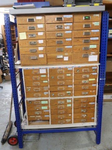 773628-2 Reservdelar i lådor