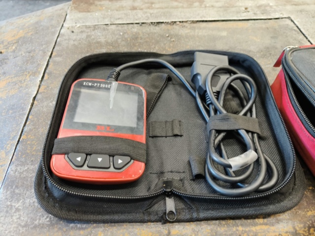 1130166-8 Two diagnostic tools