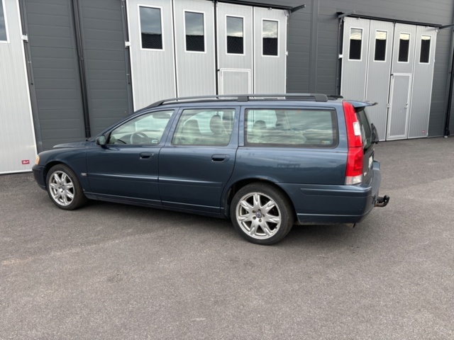 1234633-8 Volvo V70 -2005