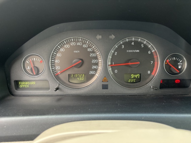 1234633-19 Volvo V70 -2005