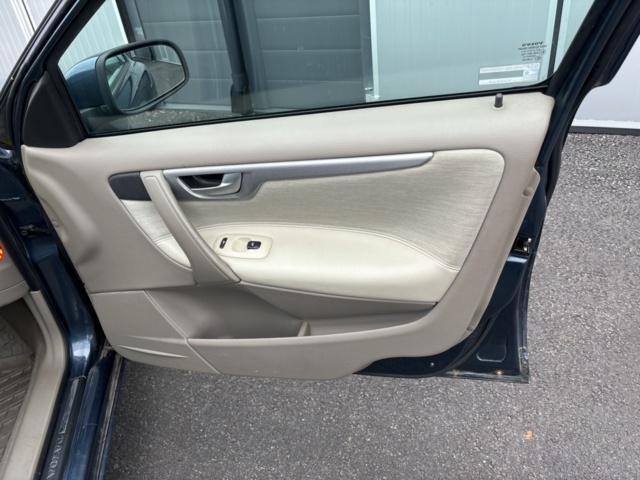 1234633-15 Volvo V70 -2005