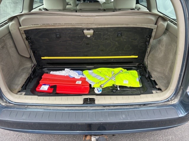 1234633-20 Volvo V70 -2005