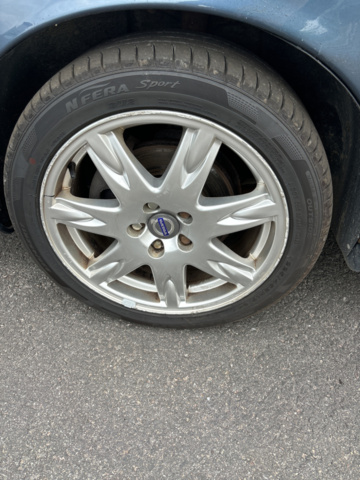 1234633-24 Volvo V70 -2005