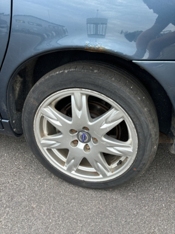 1234633-26 Volvo V70 -2005