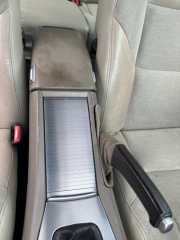 1234633-22 Volvo V70 -2005