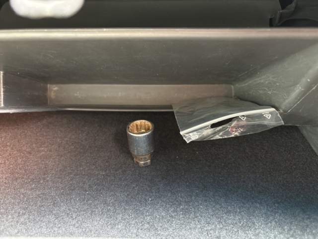 1234633-45 Volvo V70 -2005