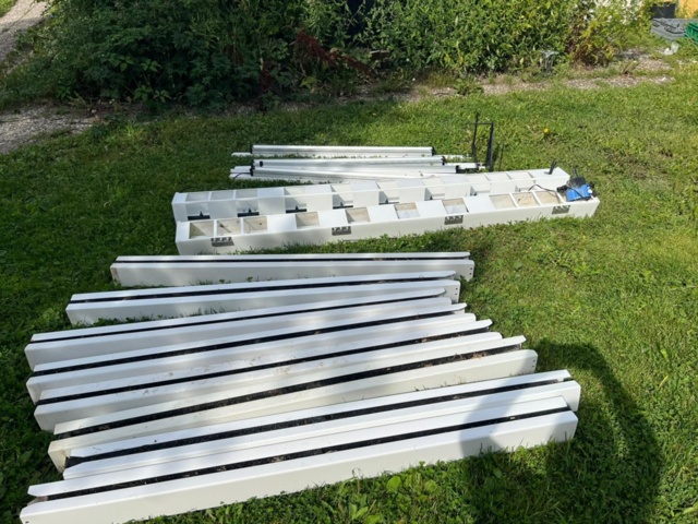 1236296-4 Plant wall with LED lighting - ZipGrow 8-Tower Farm Wall