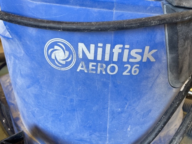 1224209-2 2 vacuum cleaners Kärcher, Nilfisk and pressure washer Kärcher