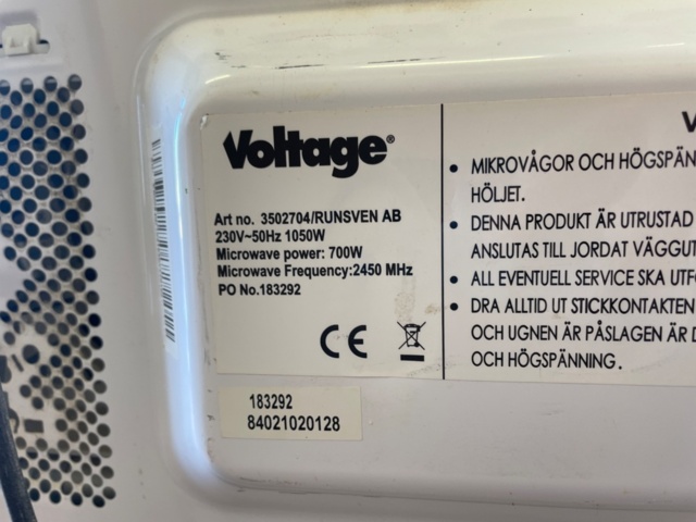 1224219-4 Arbetsbord med skruvstycke, skrivare, kaffebryggare, micro