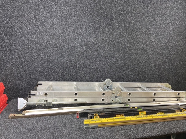 Ladder and spirit level - PS Auction - We value the future - Largest in ...