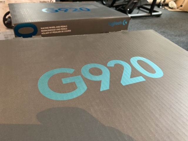 1237320-4 Racing wheel for X-Box/PC with pedals Logitech G920