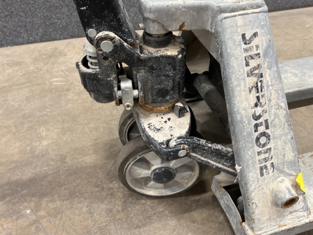 1239490-4 Palldragare Silverstone 2300Kg