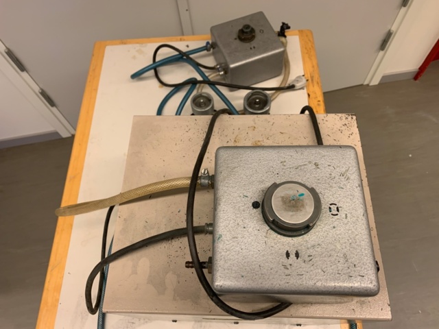 1239808-4 Injection molding machine/press molding machine - Struers Prontopress 9998