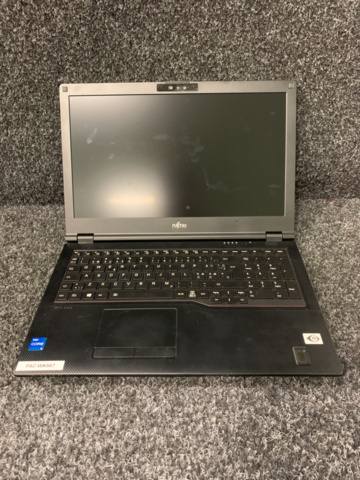 1232246-3 Laptop Fujitsu Lifebook E Series E5511 with dock Fujitsu