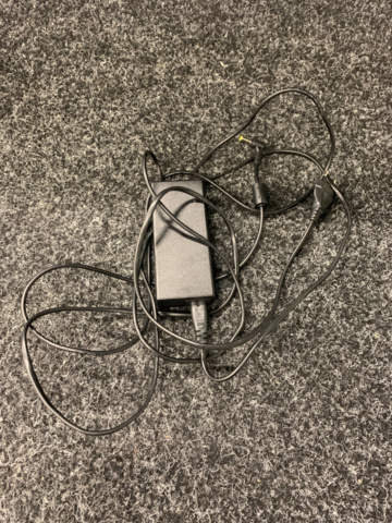 1232246-10 Laptop Fujitsu Lifebook E Series E5511 with dock Fujitsu