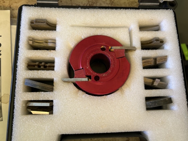 1237344-2 Universal cutter head cuts Luna