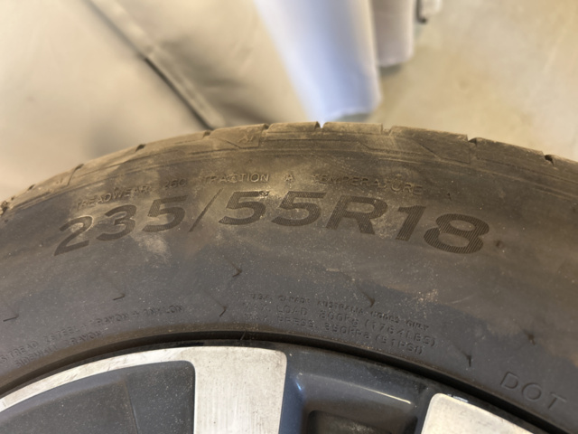 1234945-6 Volvo original rims with tires 235/55R18