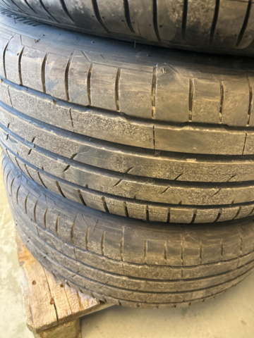 1234945-9 Volvo original rims with tires 235/55R18