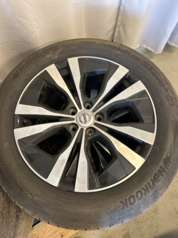 1234945-2 Volvo original rims with tires 235/55R18