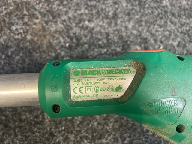 1240835-7 Trimmer Black & Decker GL680 500W