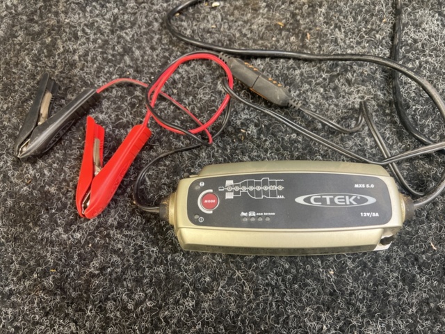 1240844-3 Battery charger Ctek MX 5.0 1075 12V/5A