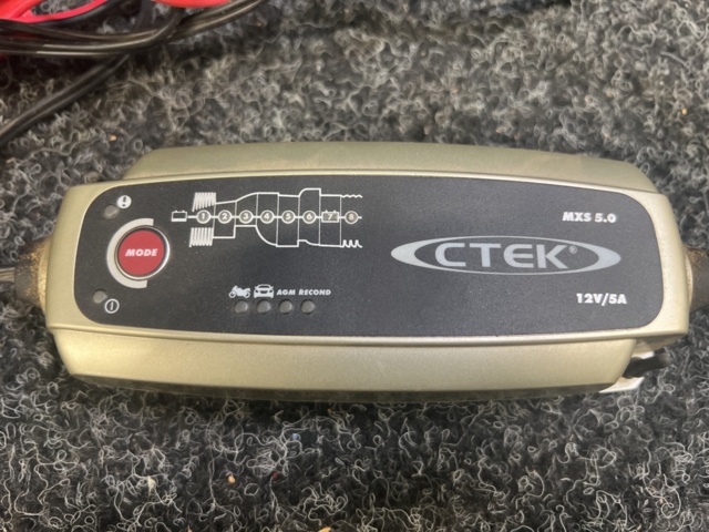 1240844-5 Battery charger Ctek MX 5.0 1075 12V/5A
