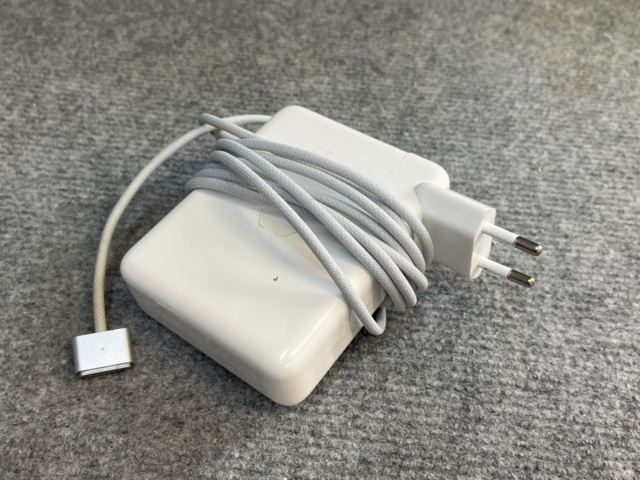 1239823-14 MacBook Pro 16-inch (2021) with Apple M1 Max