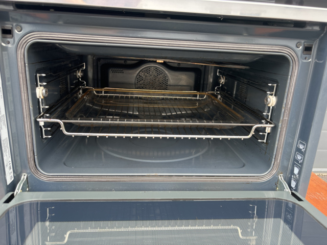 1134463-6 SMEG Combined microwave oven Linea Black SF4104WMCN