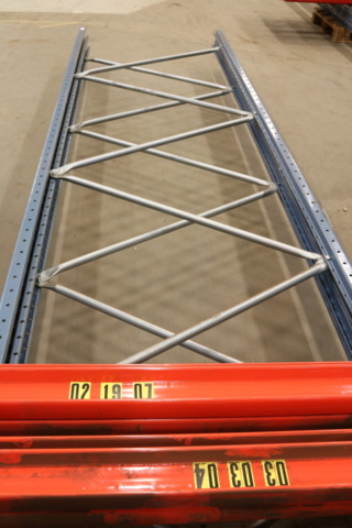 1236058-6 Pallställ Lux 83