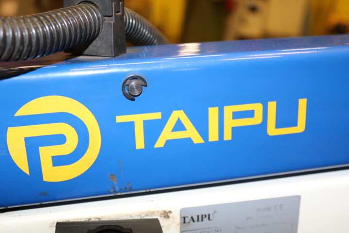 1236061-3 Work table with threading machine & bench drilling machine